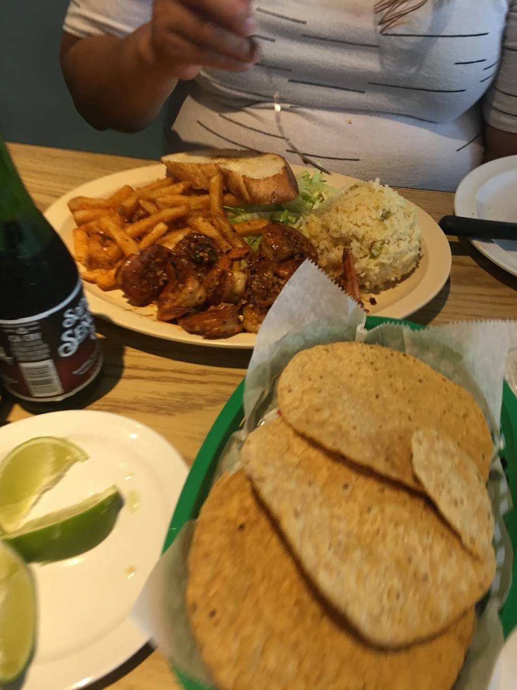 La palapa | restaurant | 3350 N Harlem Ave, Chicago, IL 60634, USA | 7734137177 OR +1 773-413-7177