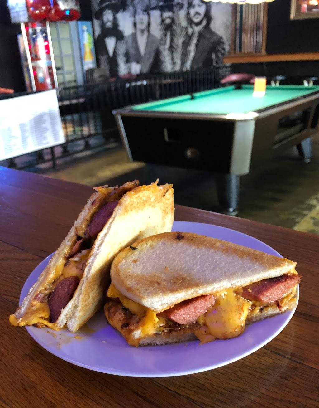 Froggies Pub & Grill | restaurant | 7768, 3232 S Mooney Blvd, Visalia, CA 93277, USA | 5596368839 OR +1 559-636-8839