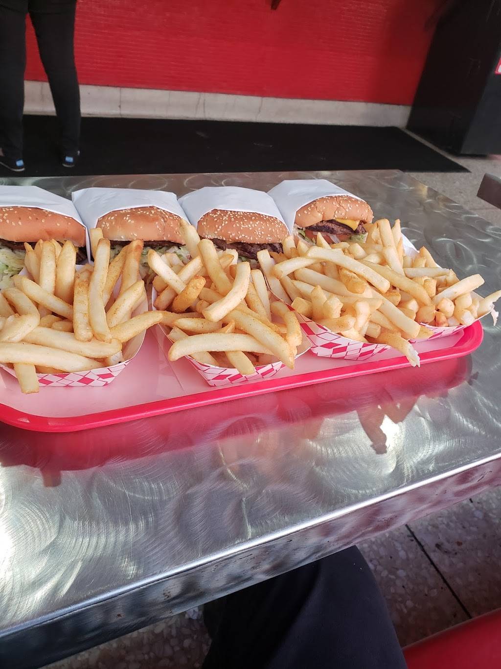 Douglas Burgers | restaurant | 6150 Cherry Ave, Long Beach, CA 90805, USA | 5624285361 OR +1 562-428-5361