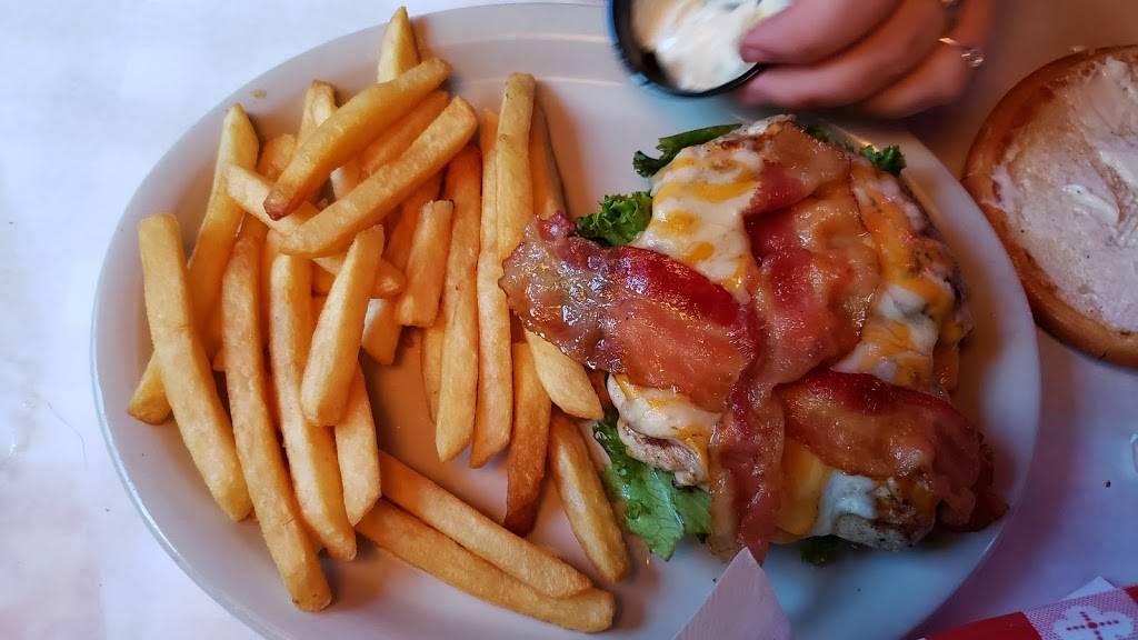 Codys Original Roadhouse- Bay Pines | restaurant | 4360 Park St N, St. Petersburg, FL 33709, USA | 7273451022 OR +1 727-345-1022