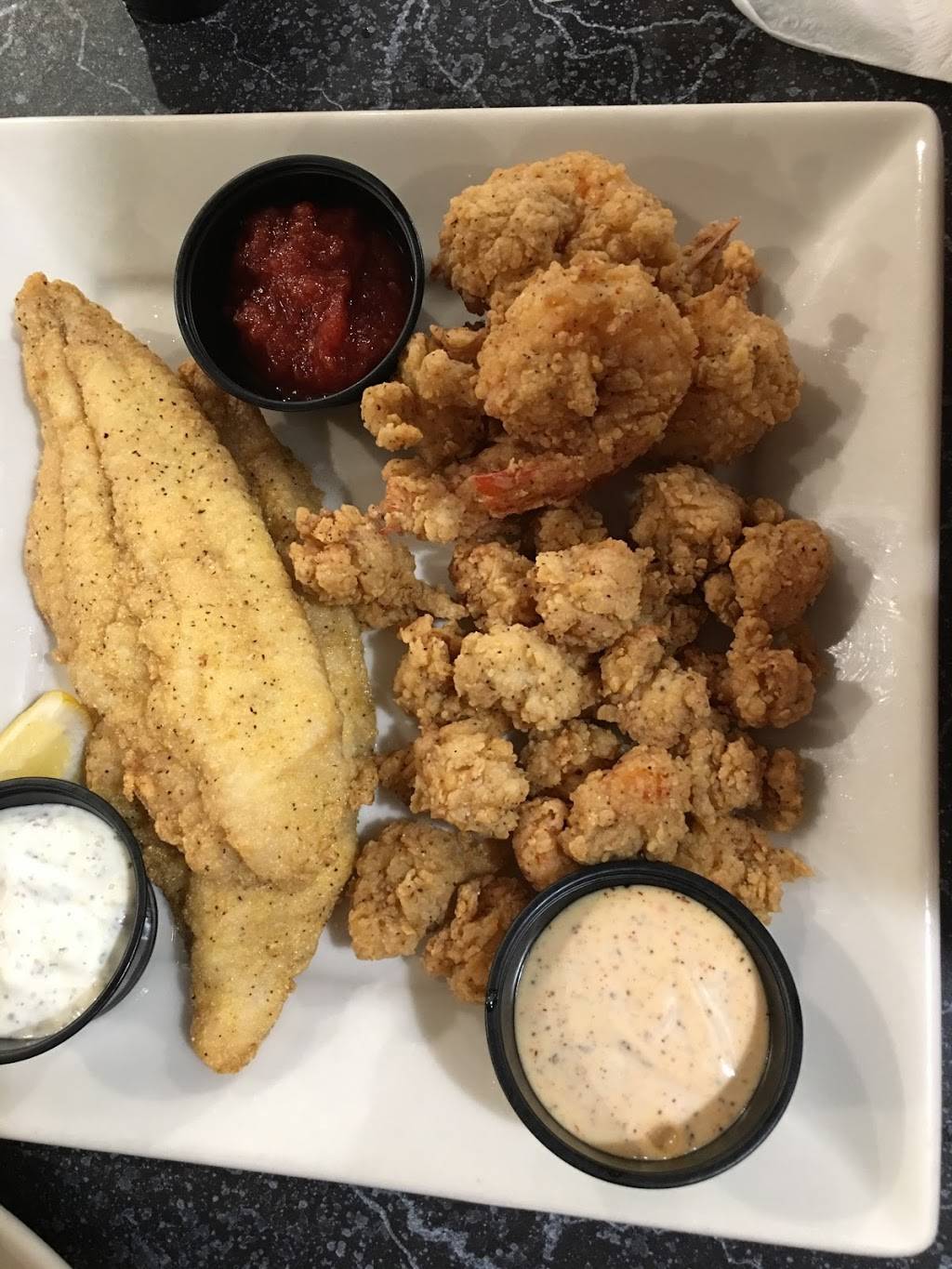 City Limits Seafood & Steaks | restaurant | 392 Main St, Philadelphia, MS 39350, USA | 6013892333 OR +1 601-389-2333