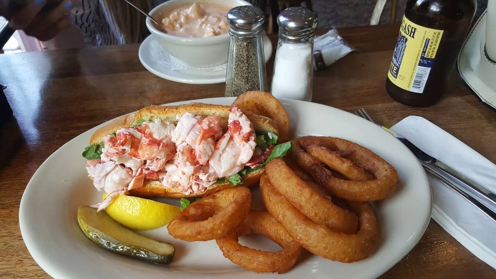 Old Port Tavern | restaurant | 11 Moulton St, Portland, ME 04101, USA | 2077740444 OR +1 207-774-0444