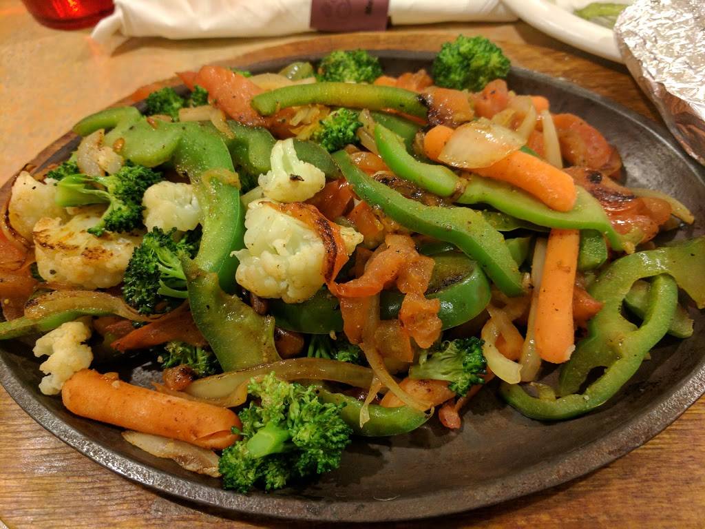 El Stuffed Pepper | restaurant | 4520 Harding Pike, Nashville, TN 37205, USA | 6157830555 OR +1 615-783-0555