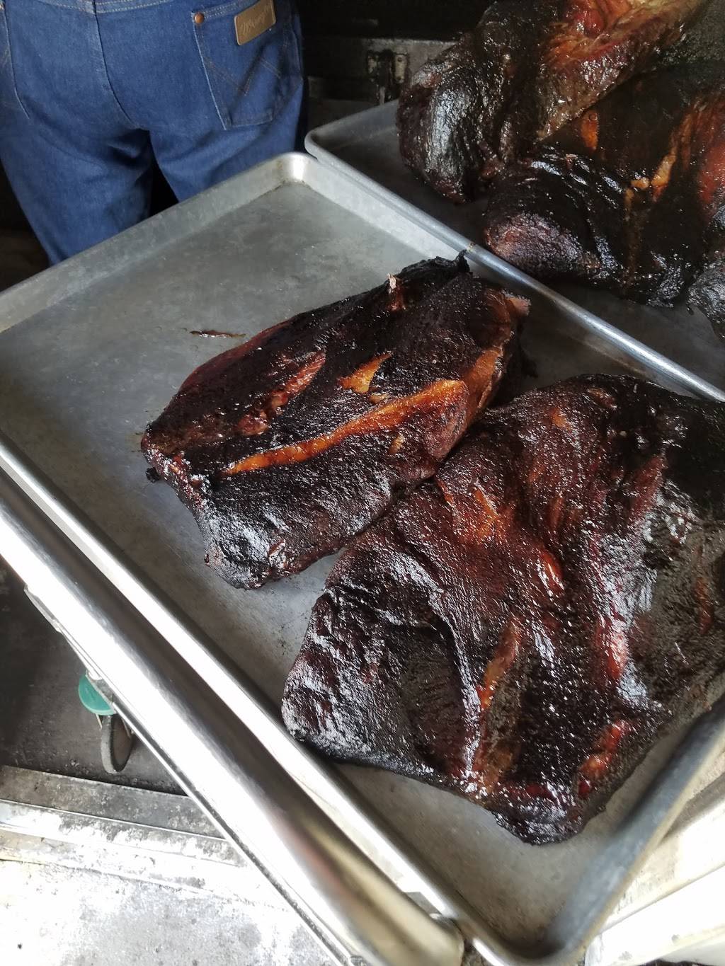 Sams Bar-B-Q | restaurant | 800 E Sam Rayburn Dr, Bonham, TX 75418, USA | 9036401407 OR +1 903-640-1407