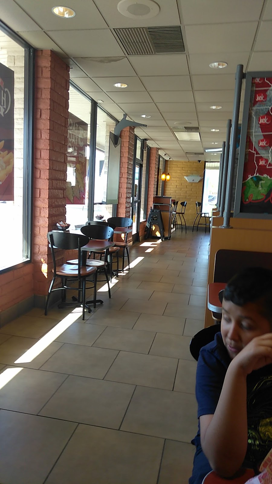 Jack in the Box | restaurant | 151 W 16th St, Yuma, AZ 85364, USA | 9287835780 OR +1 928-783-5780