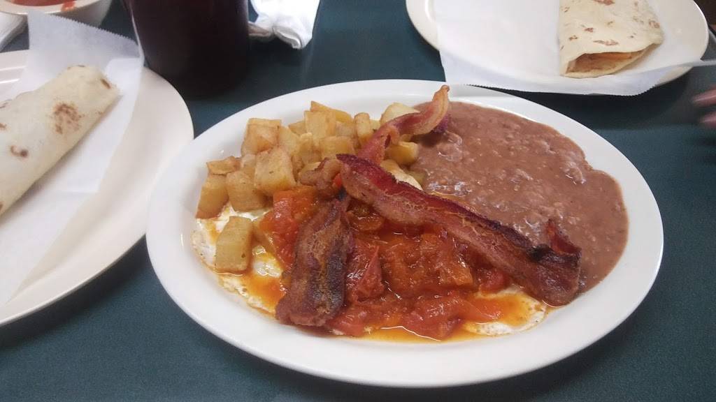 El Paraiso | restaurant | 7850 S Loop 1604 W, Somerset, TX 78069, USA | 8304293478 OR +1 830-429-3478