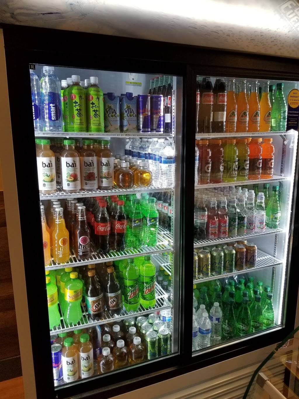 Poke Moke | restaurant | 3003 E 3rd Ave suite c, Denver, CO 80206, USA | 3033887417 OR +1 303-388-7417