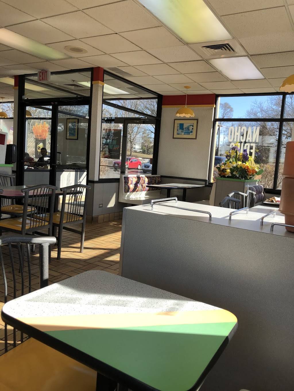 Taco Bell | meal takeaway | 10710 Main St, Richmond, IL 60071, USA | 8156787800 OR +1 815-678-7800