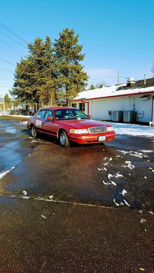 Houndogs Bar & Grill | restaurant | 4463 SE Milwaukie Ave, Portland, OR 97202, USA | 5032323547 OR +1 503-232-3547