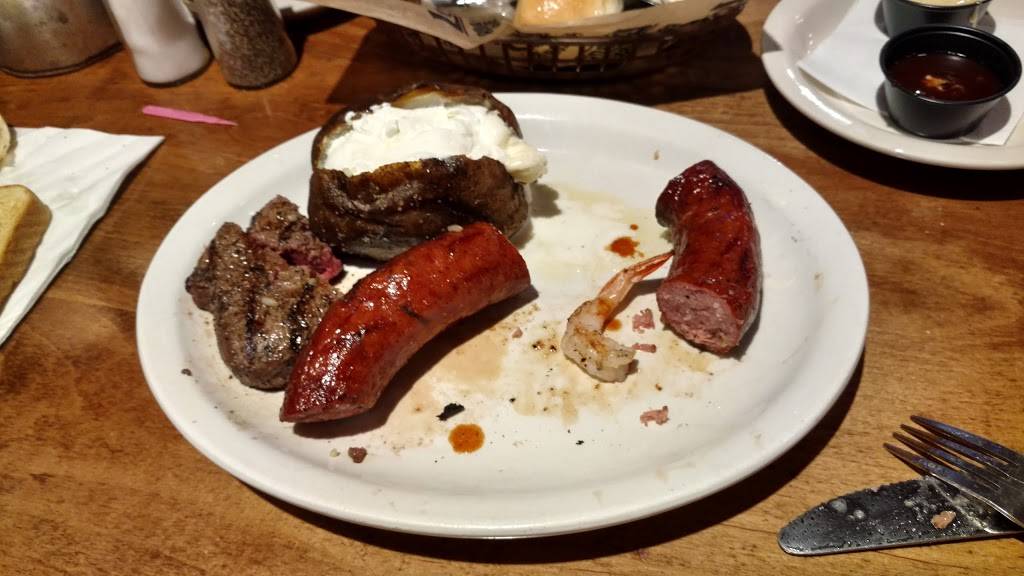 Logans Roadhouse | restaurant | 2170 W 4th St, Ontario, OH 44906, USA | 4195298599 OR +1 419-529-8599