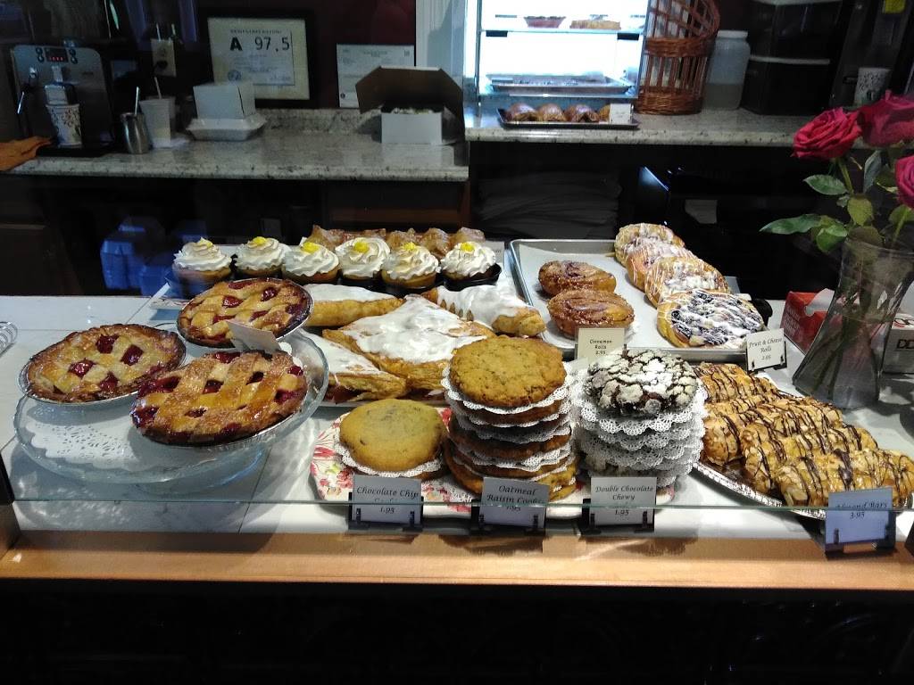 Rizzos Bakery & Bistro | bakery | 91 Georgia Rd, Franklin, NC 28734, USA | 8283697774 OR +1 828-369-7774