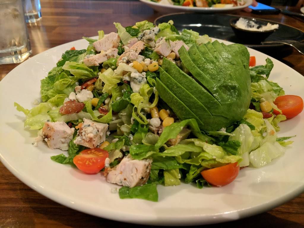 Ellwood Steak and Fish House | restaurant | 2219 Sycamore Rd, DeKalb, IL 60115, USA | 8159010270 OR +1 815-901-0270