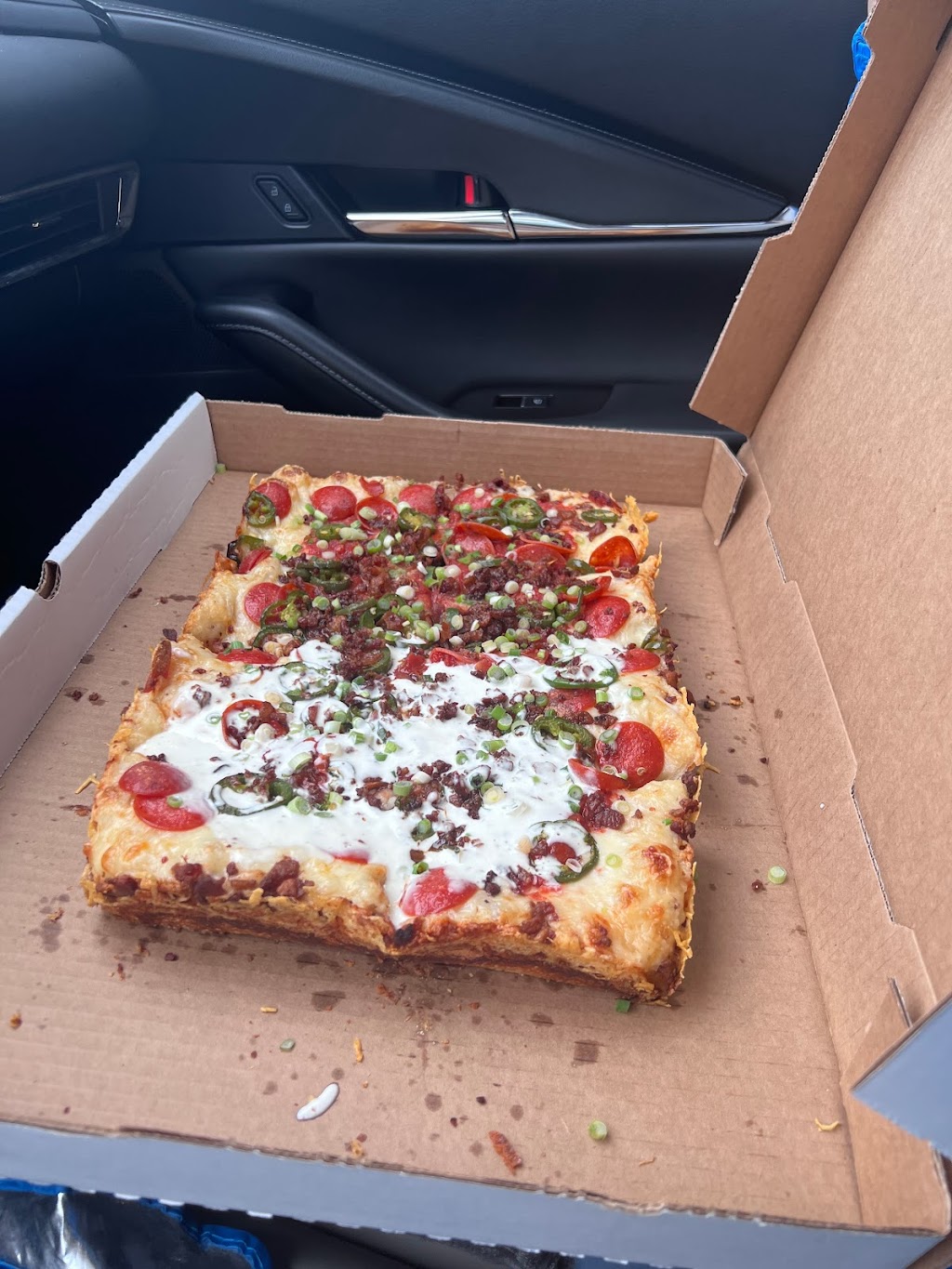 8Mileπ Detroit Style Pizza | restaurant | 5333 Adeline St, Oakland, CA 94608, USA | 5107751553 OR +1 510-775-1553