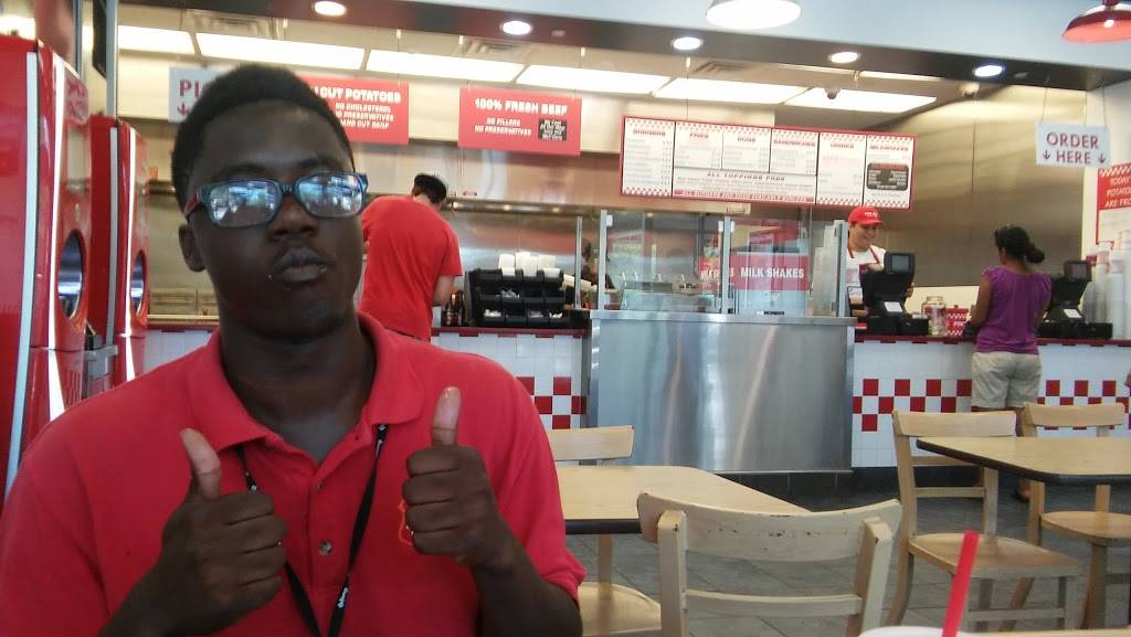 Five Guys | meal takeaway | 2099 Merrick Rd, Merrick, NY 11566, USA | 5162088601 OR +1 516-208-8601