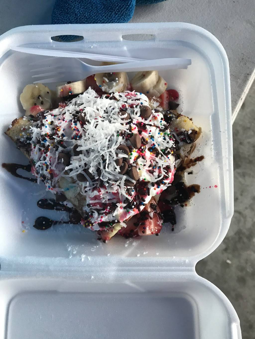 DELICIAS DESSERTS | restaurant | 6030 Compton Ave, Los Angeles, CA 90001, USA | 3236337545 OR +1 323-633-7545