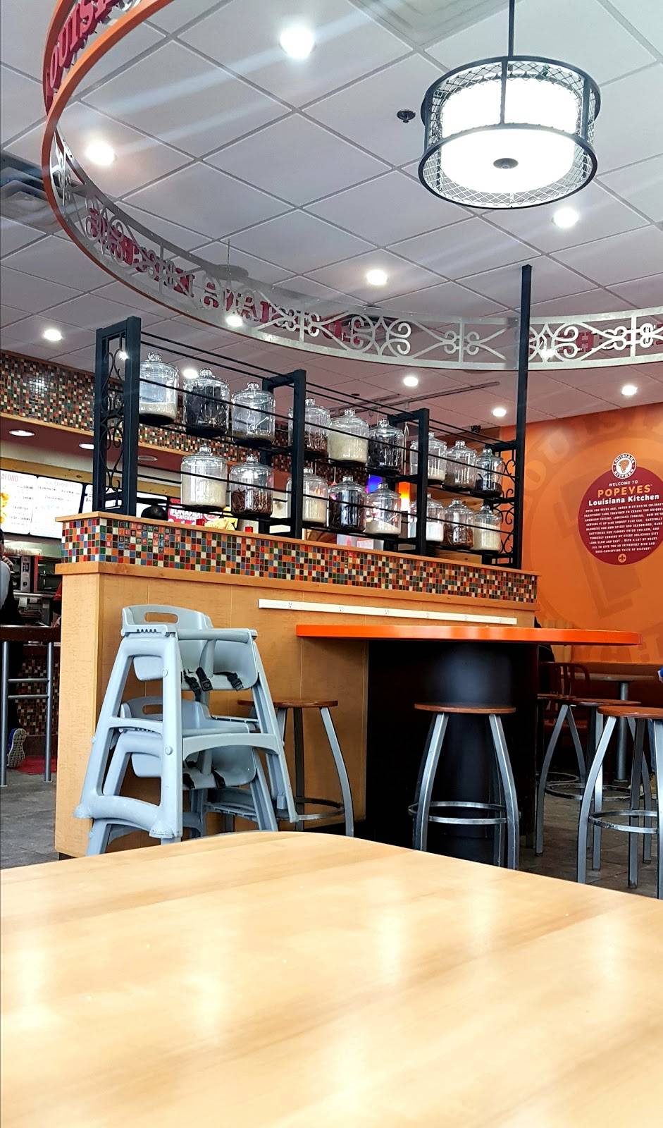 Popeyes Central Parkway | restaurant | 325 Central Pkwy W, Mississauga, ON L5B 3X9, Canada | 9052813500 OR +1 905-281-3500