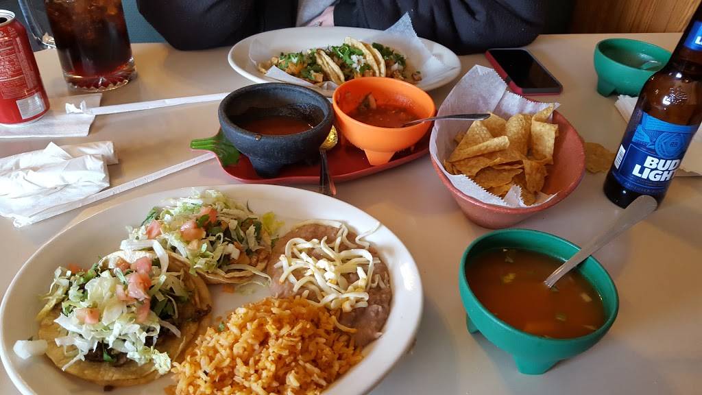 La Hacienda Los Lopez | restaurant | 150 E Grant Hwy, Marengo, IL 60152, USA | 8155688778 OR +1 815-568-8778