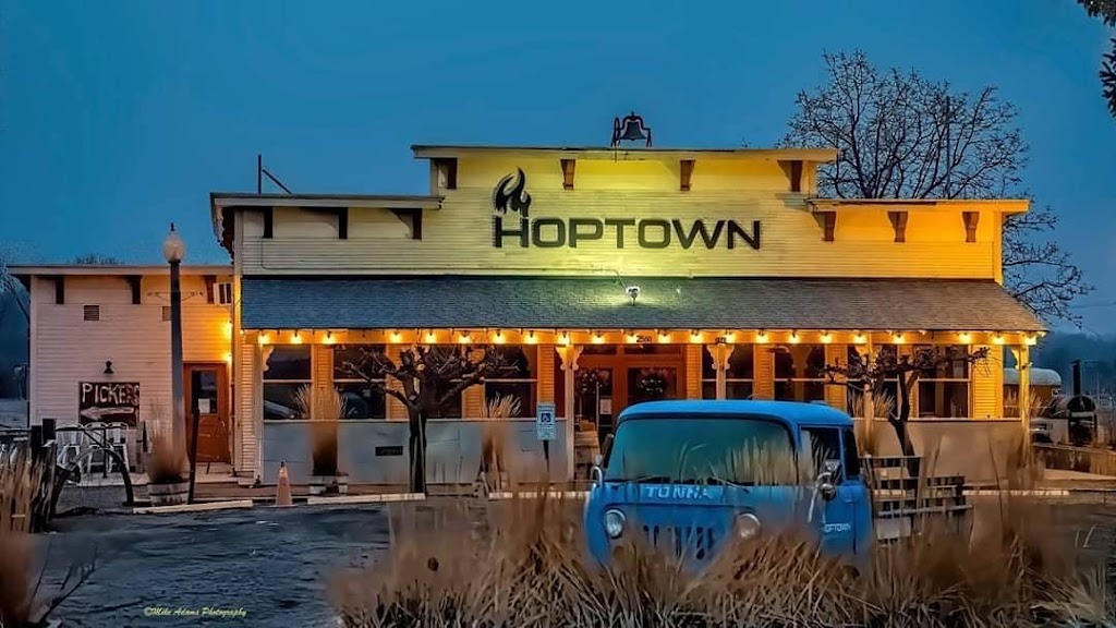 HopTown Wood-Fired Pizza | restaurant | 2560 Donald Wapato Rd, Wapato, WA 98951, USA | 5099524414 OR +1 509-952-4414