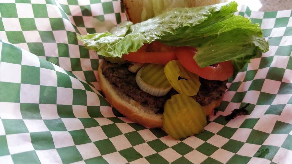 Hillbillyz of Texas | restaurant | 1913 Ranch Rd 473, Kendalia, TX 78027, USA | 2106430369 OR +1 210-643-0369