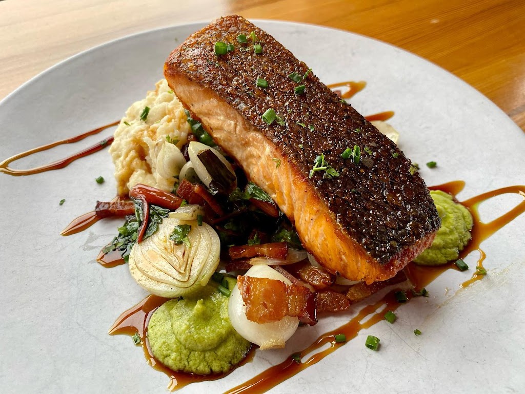 Lake Effect Restaurant & Bar | restaurant | 7055 Rice Lake Rd, Duluth, MN 55803, USA | 2185914013 OR +1 218-591-4013