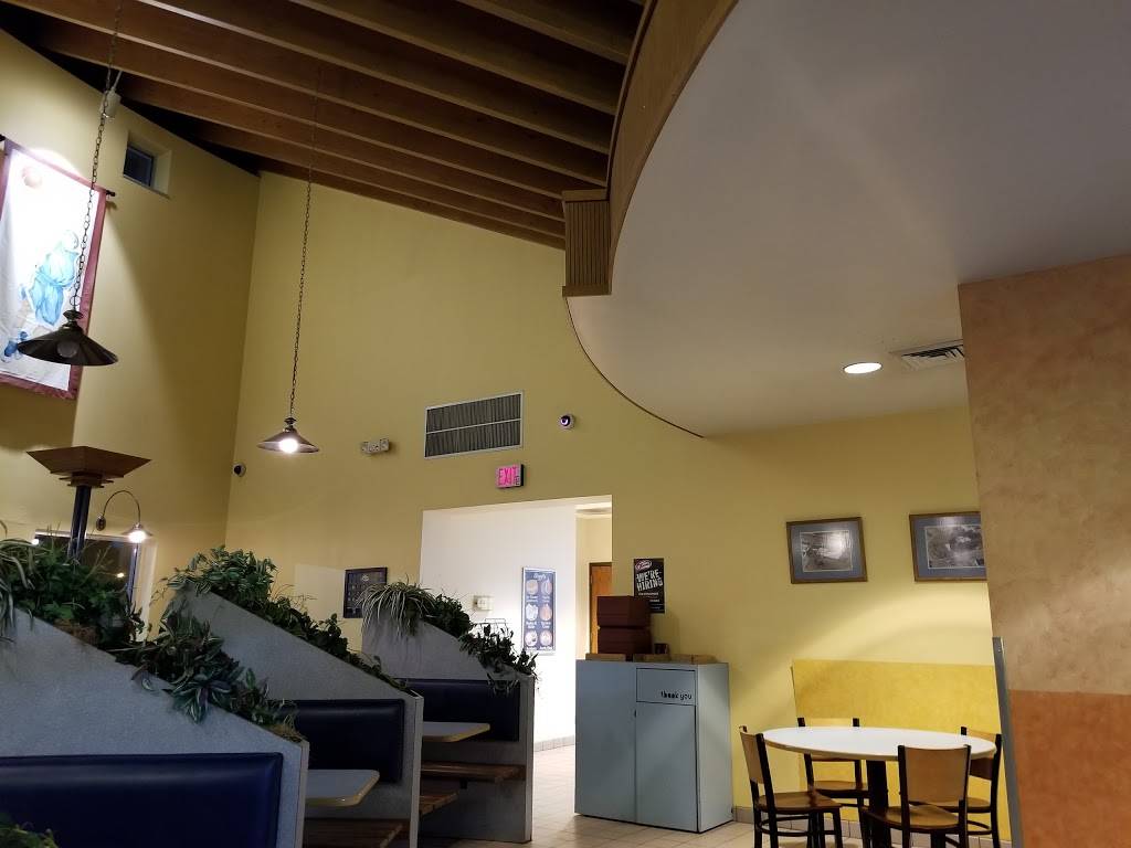 Toms Drive-In | restaurant | 701 E Wisconsin Ave, Appleton, WI 54911, USA | 9207319008 OR +1 920-731-9008