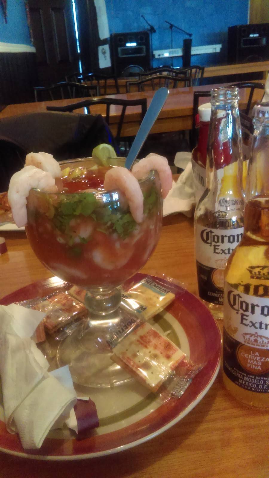 La Caleta Restaurant & Bar | restaurant | 1801 S Muskego Ave, Milwaukee, WI 53204, USA | 4142105410 OR +1 414-210-5410