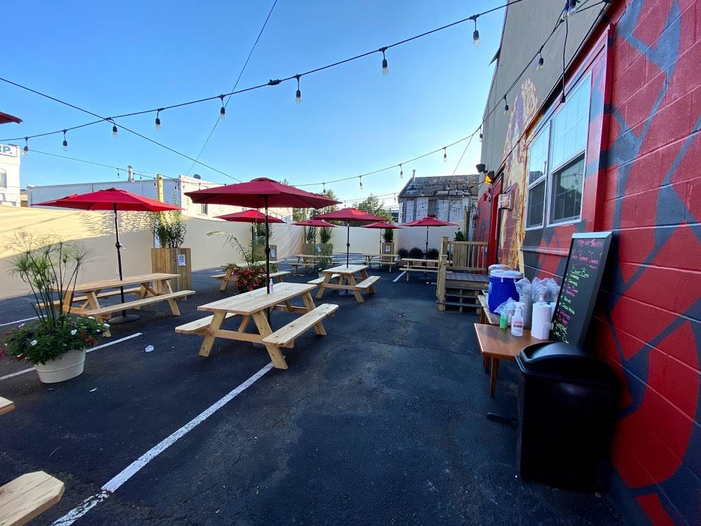 Tavern at the End of the World | restaurant | 108 Cambridge St, Charlestown, MA 02129, USA | 6172414999 OR +1 617-241-4999