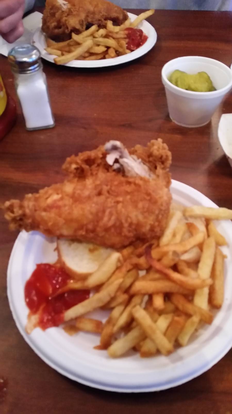 Rips Tavern | restaurant | 311 N Main Ave, Ladd, IL 61329, USA | 8158943051 OR +1 815-894-3051