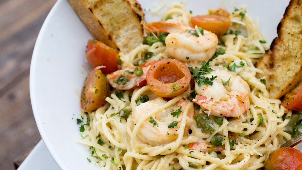 The Backyard Grub n Brews | restaurant | 26509 Golden Valley Rd, Santa Clarita, CA 91350, USA | 6612861165 OR +1 661-286-1165