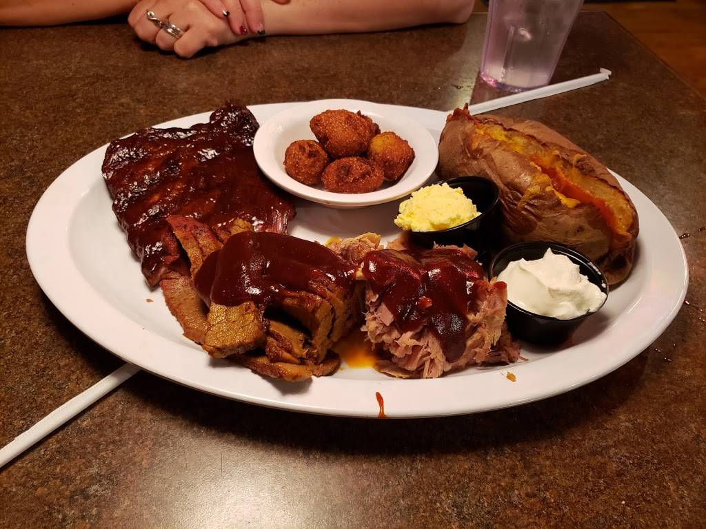 Corkys Ribs & BBQ | restaurant | 3584 Parkway, Pigeon Forge, TN 37863, USA | 8654537427 OR +1 865-453-7427