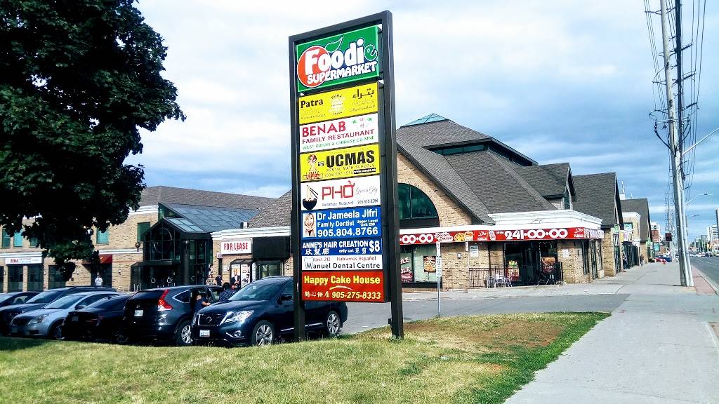 Benab Family Restaurant | restaurant | 3085 Hurontario St, Mississauga, ON L5A 4E4, Canada | 9052818499 OR +1 905-281-8499