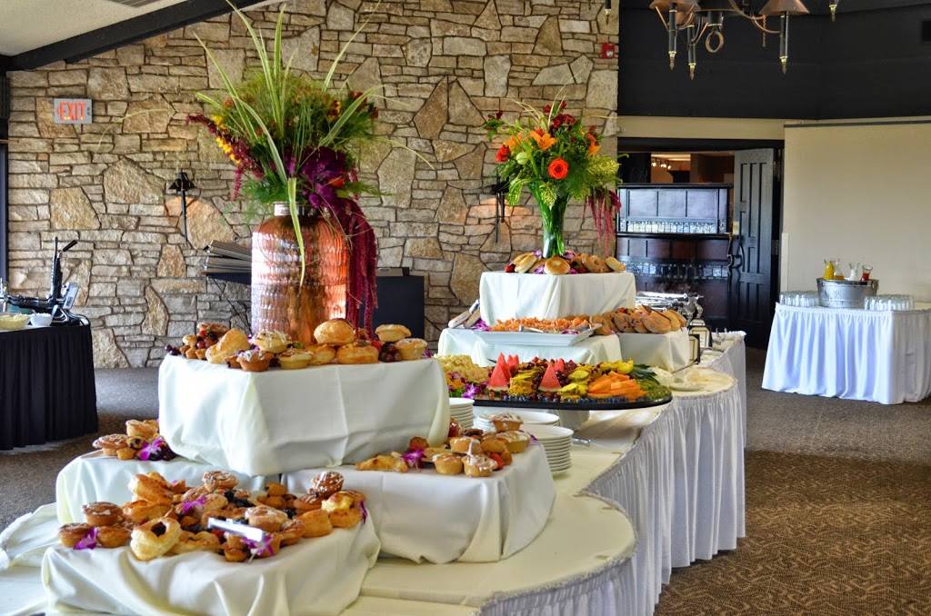 Salina Country Club | restaurant | 2101 E Country Club Rd, Salina, KS 67401, USA | 7858270388 OR +1 785-827-0388