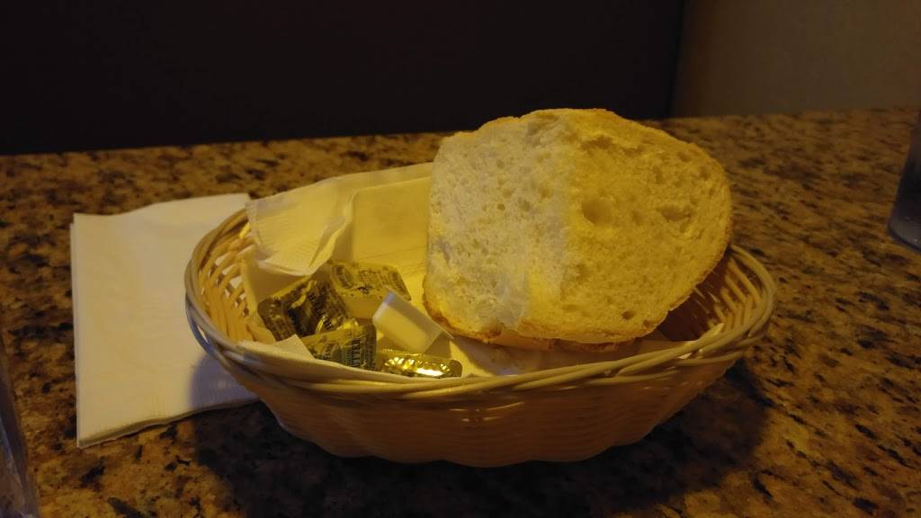 Papas Bar & Grille | restaurant | 208 Highland Ave, Malden, MA 02148, USA | 7813220105 OR +1 781-322-0105