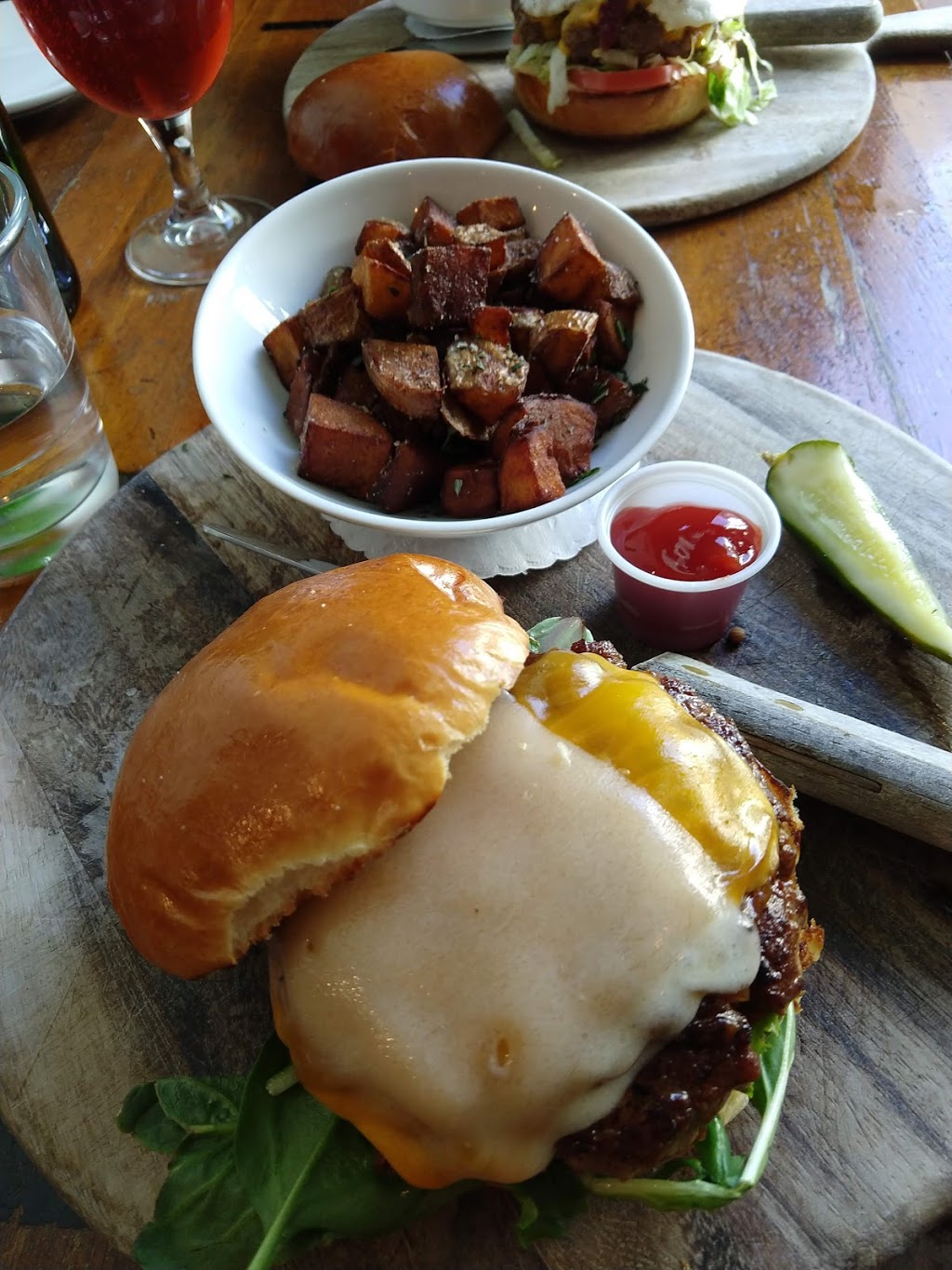 Carving Room Kitchen & Bar | restaurant | 300 Massachusetts Ave NW, Washington, DC 20001, USA | 2025252116 OR +1 202-525-2116