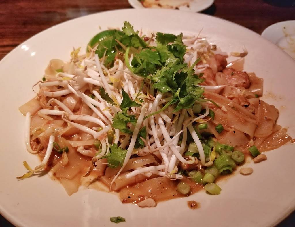 Jinja Bar & Bistro NE Heights | restaurant | 8900 Holly Ave NE B, Albuquerque, NM 87122, USA | 5058561413 OR +1 505-856-1413