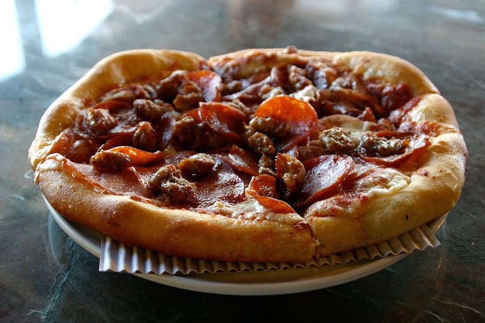 Ginos Pizza | restaurant | and F, 383 Ave Of The Flags UNIT E, Buellton, CA 93427, USA | 8056889442 OR +1 805-688-9442