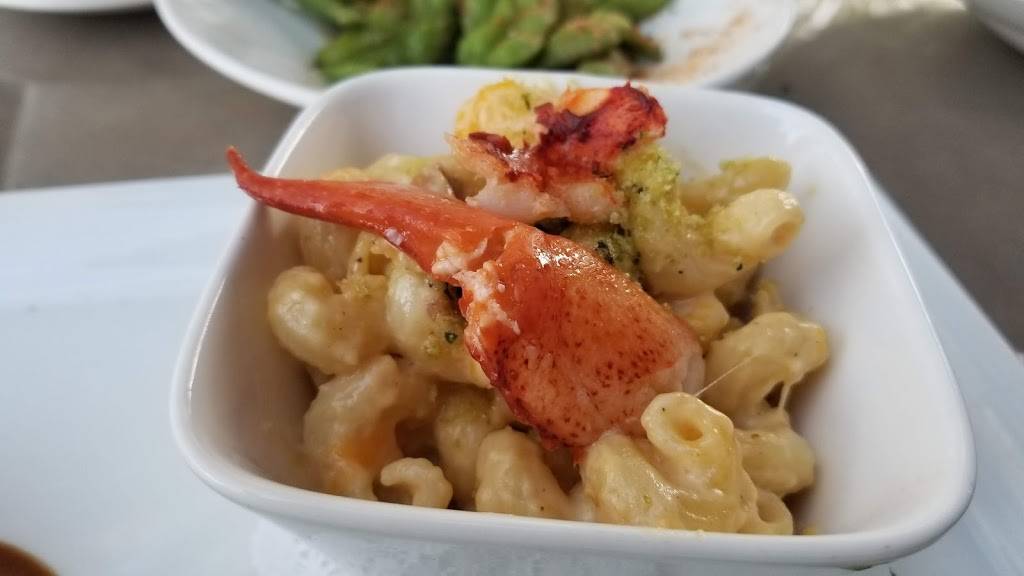 Roys Restaurant | restaurant | 321 W Katella Ave, Anaheim, CA 92802, USA | 7147767697 OR +1 714-776-7697