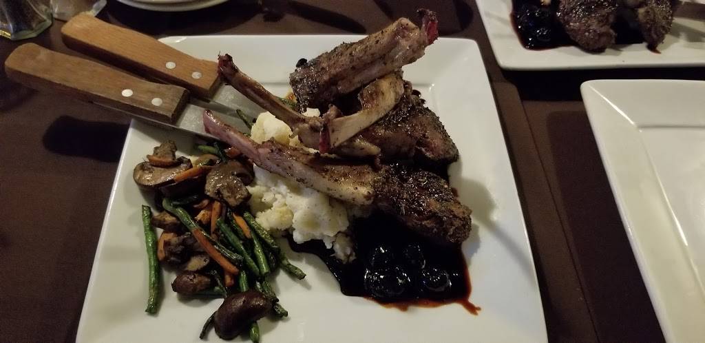 Chases La Verne | restaurant | 2079 Bonita Ave #100, La Verne, CA 91750, USA | 9095966810 OR +1 909-596-6810