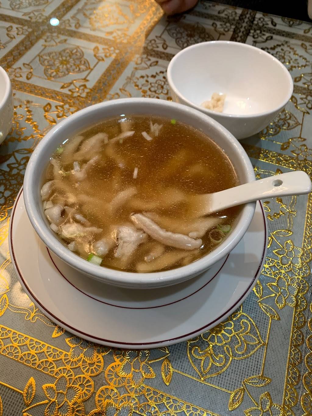 Kim Ess Doo | restaurant | 5507 13th Ave, Brooklyn, NY 11219, USA | 7189753288 OR +1 718-975-3288