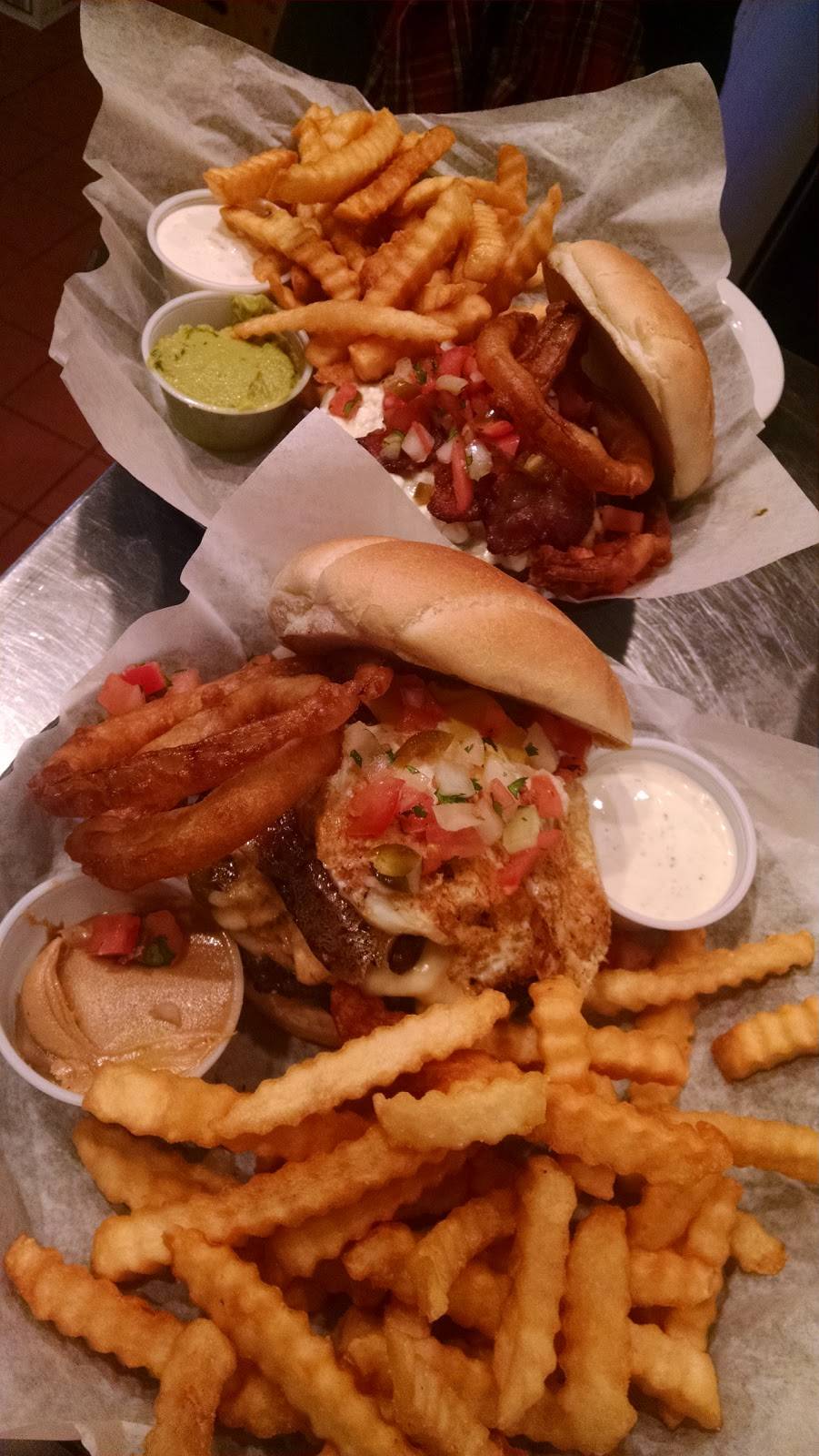 Fieldhouse 1st Ave | restaurant | 5001 1st Ave NE, Cedar Rapids, IA 52402, USA | 3193733014 OR +1 319-373-3014