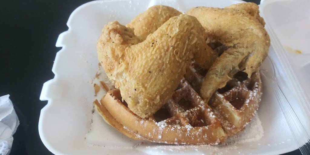 Chucks Famous Chicken and Seafood | restaurant | 2040 Coliseum Dr Ste 14, Hampton, VA 23666, USA | 7577887096 OR +1 757-788-7096