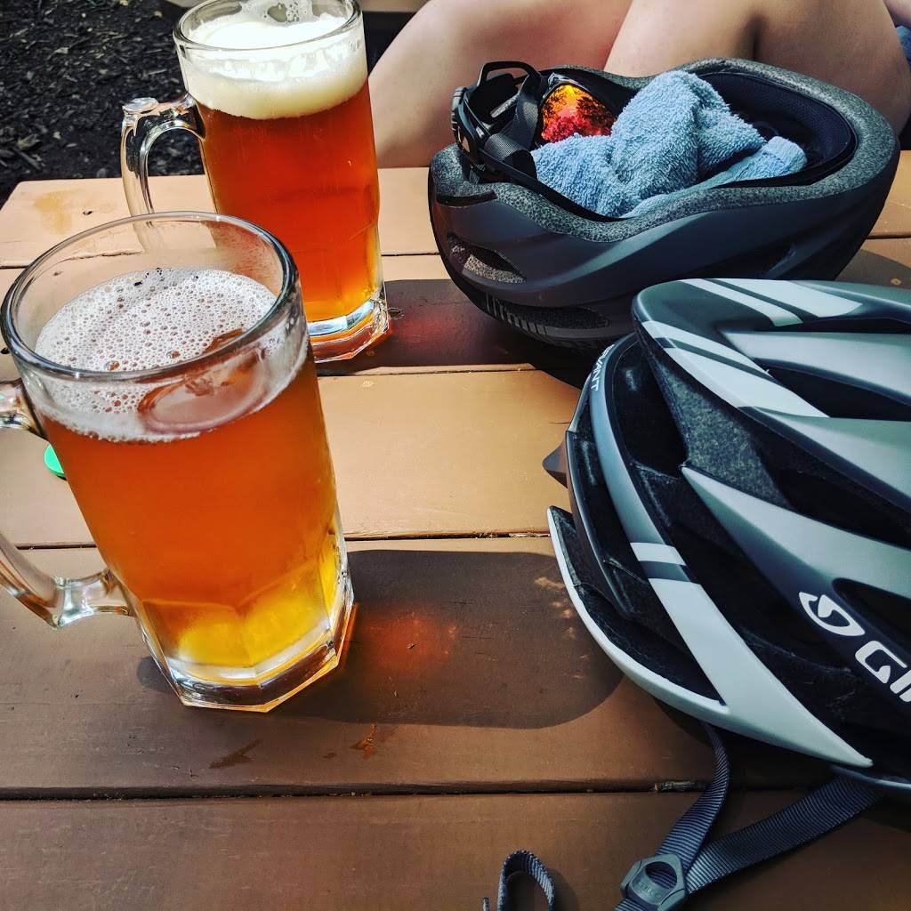 Hubbard Park Beer Garden | restaurant | 3565 N Morris Blvd, Shorewood, WI 53211, USA | 4143324207 OR +1 414-332-4207