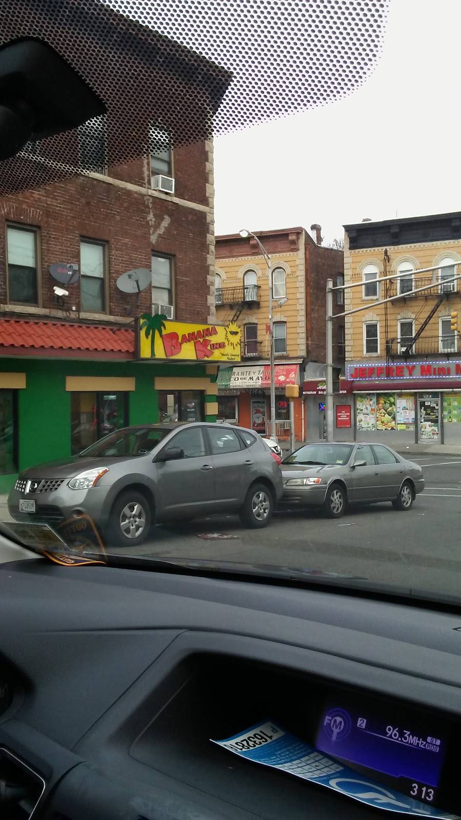 Banana King | restaurant | 895 Main Ave, Passaic, NJ 07055, USA | 8622387324 OR +1 862-238-7324