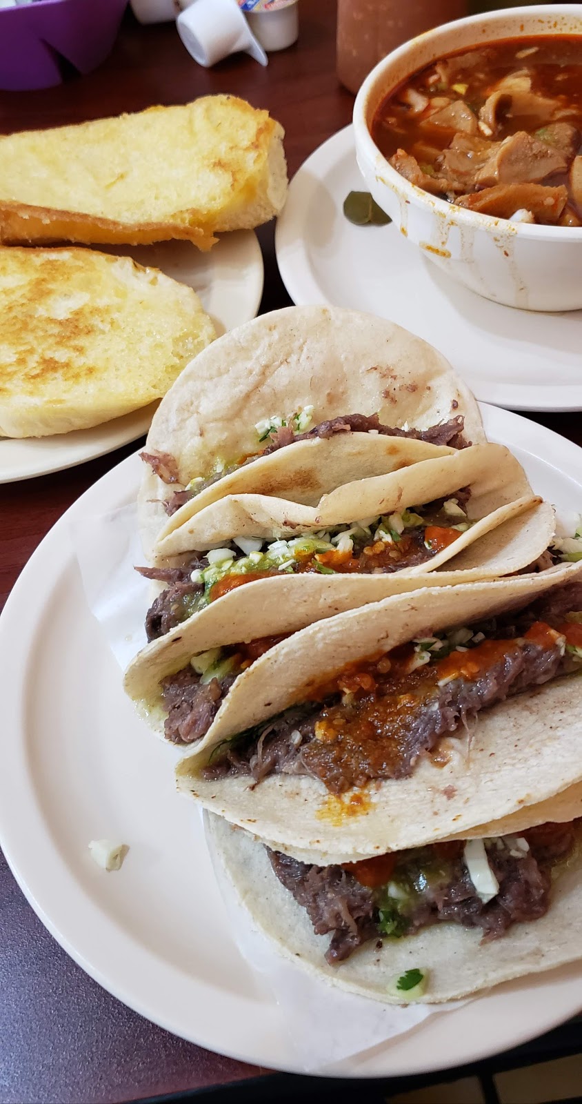 Liras Restaurant | restaurant | 1206 San Bernardo Ave, Laredo, TX 78040, USA | 9565684570 OR +1 956-568-4570