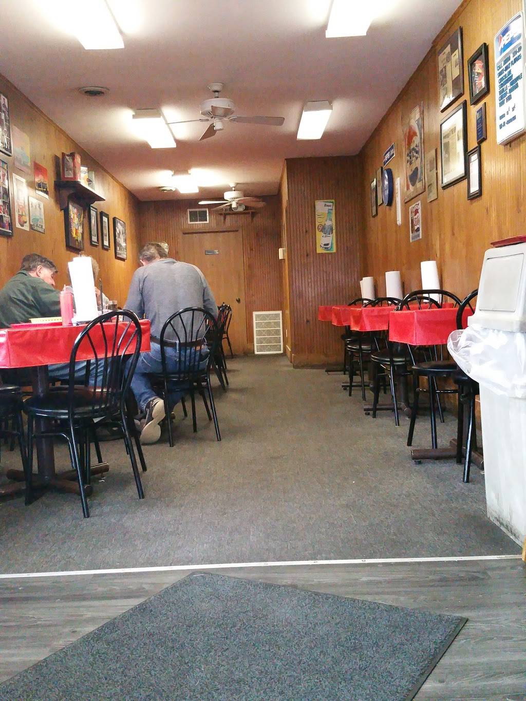 King Louies Drive-In | restaurant | 315 S 6th St, Wood River, IL 62095, USA | 6182541114 OR +1 618-254-1114