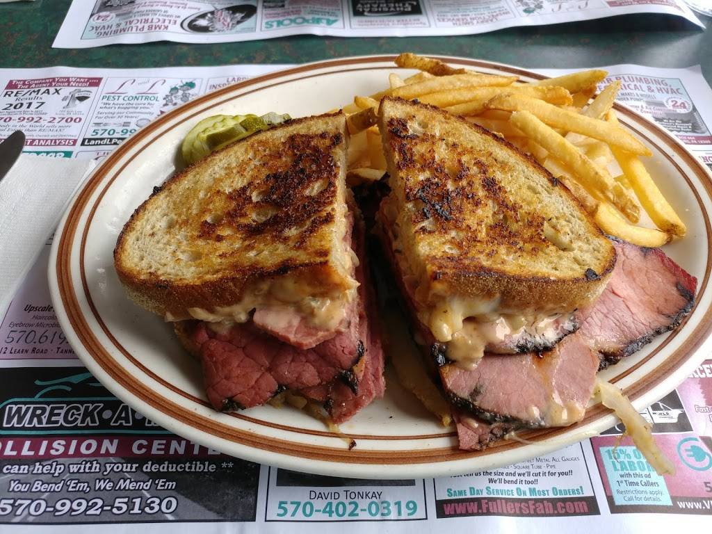 Chestnut Hill Diner | restaurant | RR 209, Brodheadsville, PA 18322, USA | 5709923222 OR +1 570-992-3222