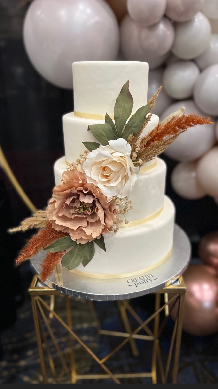 Creative Pastry & Coffee | restaurant | 917 1st Ave #61282, Silvis, IL 61244, USA | 3098222761 OR +1 309-822-2761