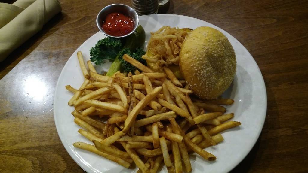 Jakes City Grille | restaurant | 3005 Harbor Ln N, Plymouth, MN 55447, USA | 7635591595 OR +1 763-559-1595