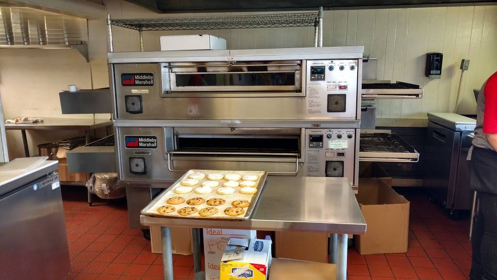 Johnnies Villa Pizza | meal takeaway | 105 W Coshocton St, Johnstown, OH 43031, USA | 7409672030 OR +1 740-967-2030