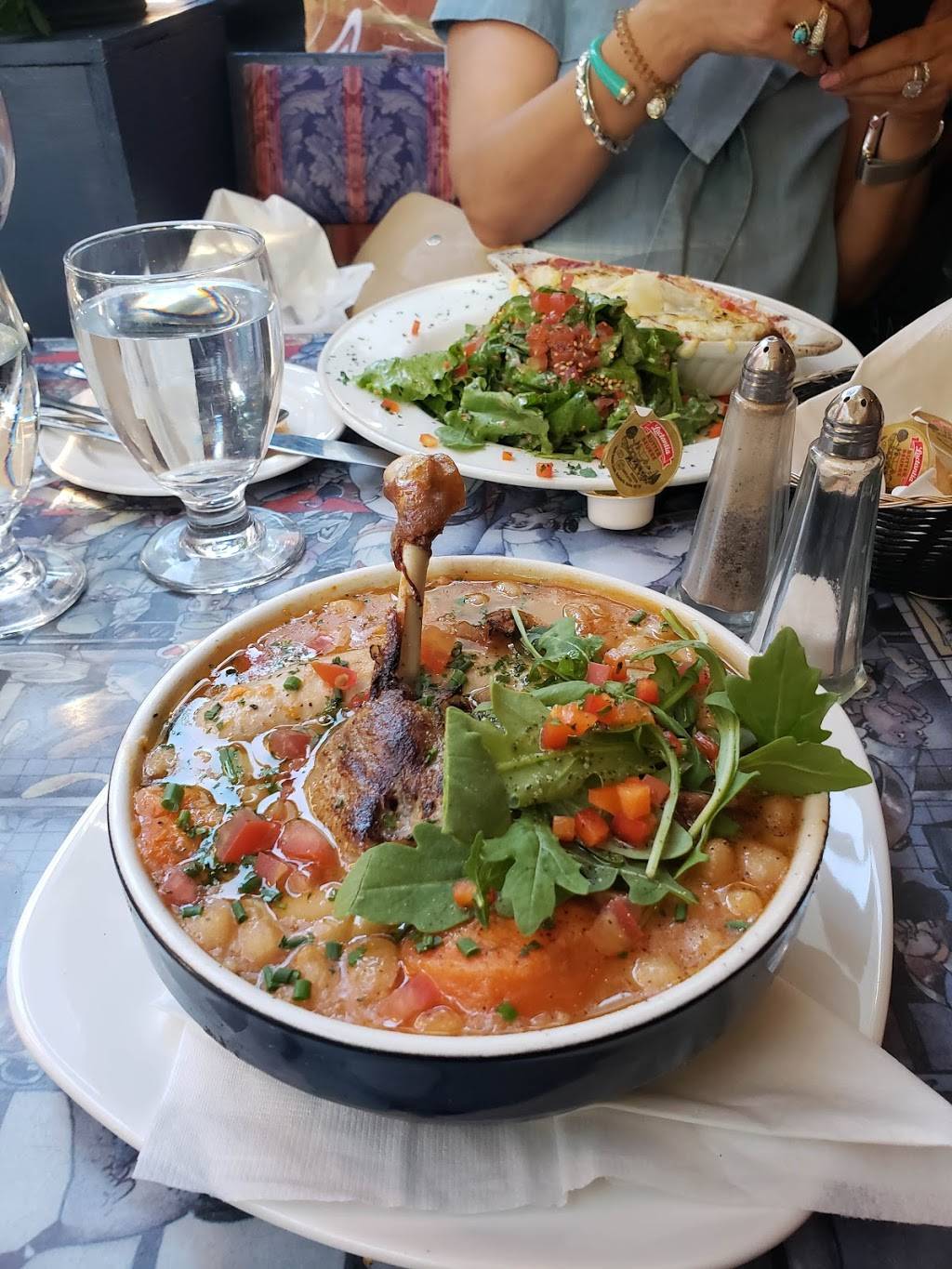 Bistro St-Malo | restaurant | 75 Rue Saint-Paul, Québec, QC G1K 3V8, Canada | 4186922004 OR +1 418-692-2004